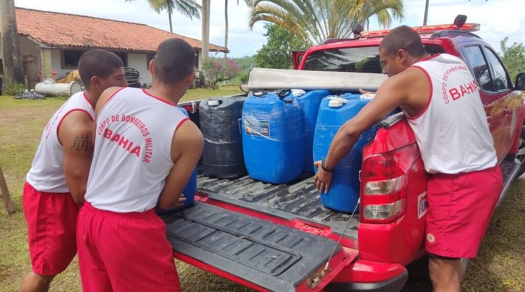 Empresa de Simões Filho doa 500 litros de detergente para o Rio Grande do Sul